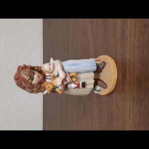 Vintage Jan Hagara Limited Edition Figurine - "Carol" with her Dolls